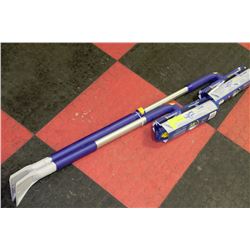 2 MICHELIN SNOWBRUSHES