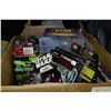 Image 1 : BOX OF STAR WARS COLLECTIBLES INCLUDING