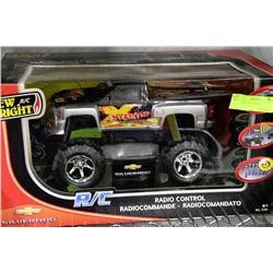 RADIO CONTROL TRUCK