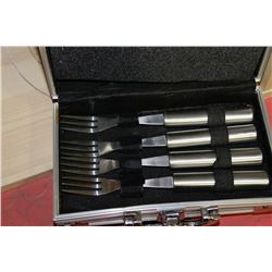 BRAND NEW NORWOOD WATERWORKS SET OF 4 STEAK KNIVES