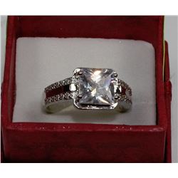 LADIES 925 SILVER & WHITE QZ RING