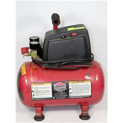 JOBMATE 3 GALONS AIR COMPRESSOR