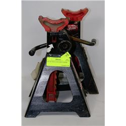 SET OF TWO 2-TON AXLE STANDS