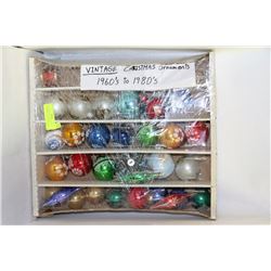 ASSORTMENT OF VINTAGE DECORATIVE CHRISTMAS BALLS