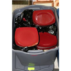 SET OF CORELLE 12 PLACE DISH SET