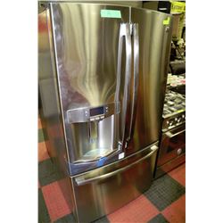 GE STAINLESS FRENCH DOOR FRIDGE WITH IN DOOR WATER