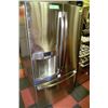 Image 1 : GE STAINLESS FRENCH DOOR FRIDGE WITH IN DOOR WATER