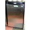 Image 1 : BLACK & STAINLESS DANBY BAR FRIDGE