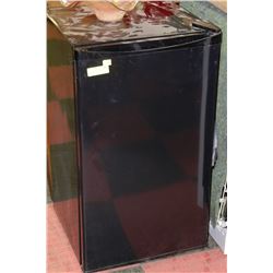 BLACK DANBY MINI FRIDGE