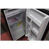 Image 2 : BLACK DANBY MINI FRIDGE