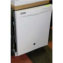 WHITE GE DISHWASHER WITH STAINLESS DRUM