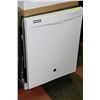 Image 1 : WHITE GE DISHWASHER WITH STAINLESS DRUM