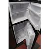 Image 2 : DANBY BLACK & STAINLESS APARTMENT SIZED FRIDGE