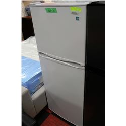 WHITE DANBY APARTMENT SIZE FRIDGE
