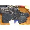 Image 1 : BRAND NEW LADIES SZ 10 WINTER BOOTS