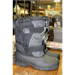 BRAND NEW MENS ICE FIELDS SIZE 11 WINTER BOOTS