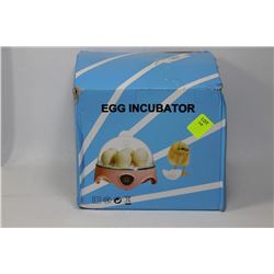 LITTLE CHICK EGG INCUBATOR