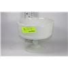 Image 1 : ESTATE MILK GLASS BOWL