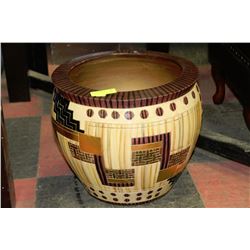 20" ABSTRACT DESIGN PLANTER