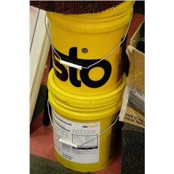 2 PAILS OF STUCCO FINISHER - 36L