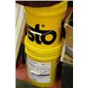 Image 1 : 2 PAILS OF STUCCO FINISHER - 36L