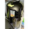 Image 1 : WARING PRO JUICER