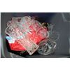 Image 1 : TOTE WITH COLLECTION OF GLASS AND CRYSTALWARE