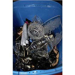 ESTATE TOTE WITH ASST CRYSTAL AND CARNIVAL GLASS