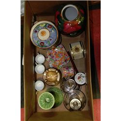BOX OF VINTAGE ITEMS