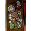 Image 1 : BOX OF VINTAGE ITEMS
