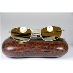 GENUINE ESTATE OAKLEY SUNGLASSES IN