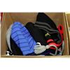 Image 1 : BOX OF WINTER TOQUES INCL. HOCKEY