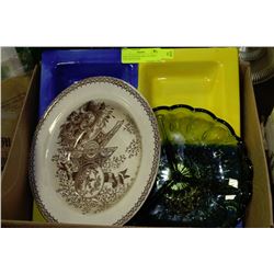 BOX OF 2 COLLECTIBLE PLATES + 4-SECTION PLATE