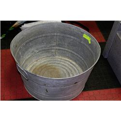 VINTAGE WASHTUB