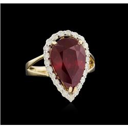 9.43ct Ruby and Diamond Ring - 14KT Yellow Gold