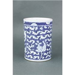 Chinese BW Porcelain Brushpot 17/18th C.