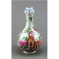 Republic Chinese Porcelain Garlic Vase Qianlong Mk