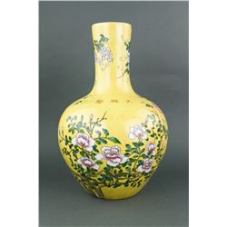 Chinese Dayazhai Porcelain Vase Yongqing Changchun