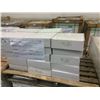 Image 2 : PALLET OF LAS-42 GLASS & WHITE 300 X 300MM MOSAIC TILE