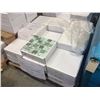 Image 2 : PALLET OF LAV-80 GLASS & SILVER 300 X 300 MM MOSAIC WALL TILE
