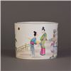Image 2 : A CHINESE FAMILLE ROSE PORCELAIN BRUSH POT