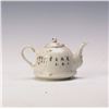 Image 2 : A PORCELAIN TEAPOT