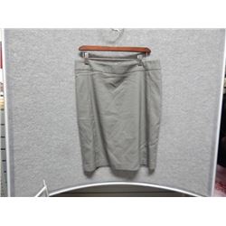 LADIES SKIRT - USED - THE LTD - GREY - PATTERNED LINED - SIZE 8