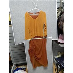 LADIES DRESS - USED - 2 PC MAGGIE WALT - ORANGE - SKIRT LINED TOP AND BOTTOM
