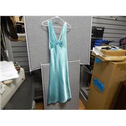 XS LADIES LE CHATEAU LT BLUE COCKTAIL DRESS
