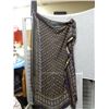 Image 2 : SCARF/SHAWL - BLACK - GOLD.WHITE PATTERN - NEW