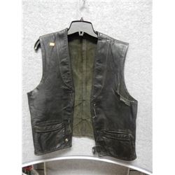 MENS VEST - (NO TAGS) HARLEY DAVIDSON BADGE ON BOTTOM BACK - SIZE (NO TAG) L