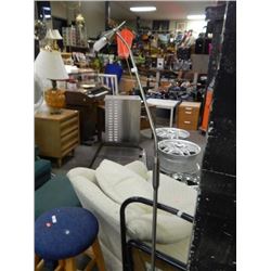 GOOSE NECK FLOOR LAMP
