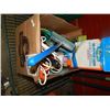 Image 1 : BOX OF CLEANING AND HARDWARE