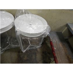 ROUND METAL STAND / TABLE